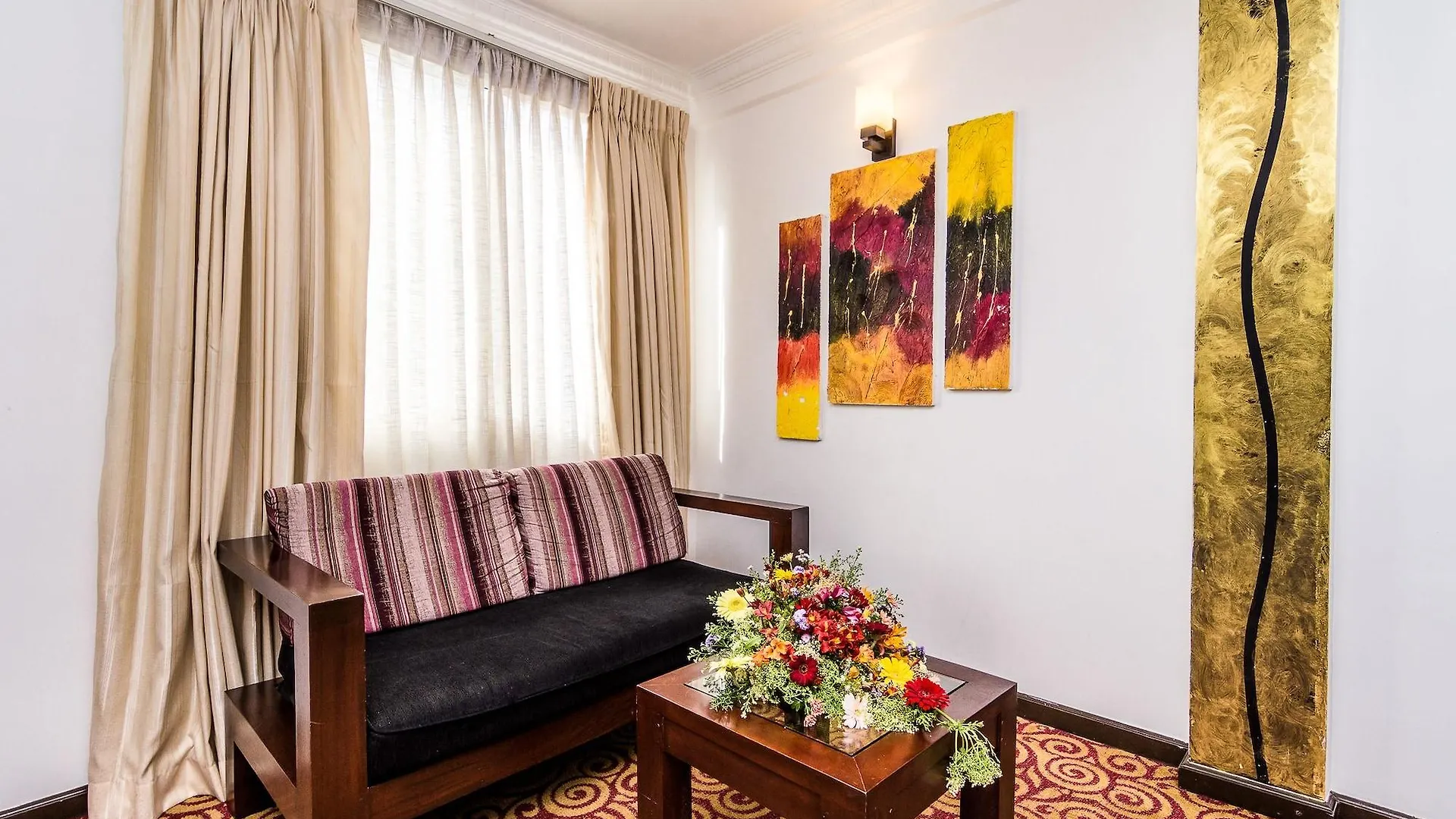 Ceylon City Hotel,Colombo