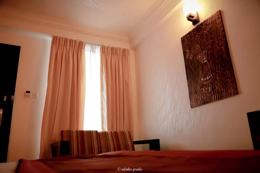 Ceylon City Hotel,Colombo 3*, Colombo