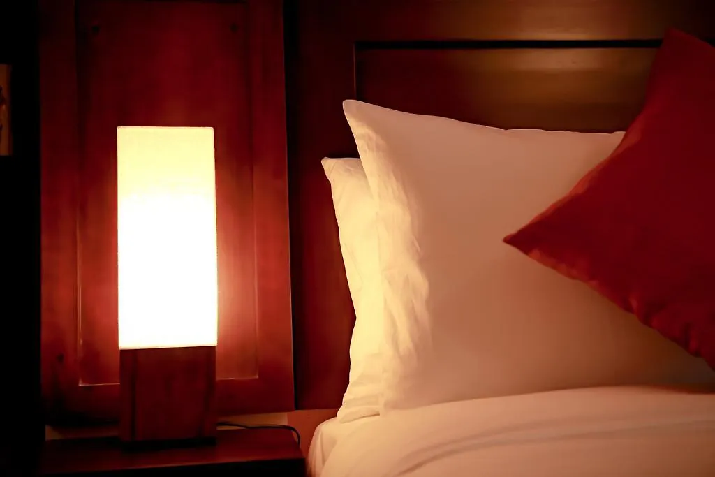 Ceylon City Hotel,Colombo
