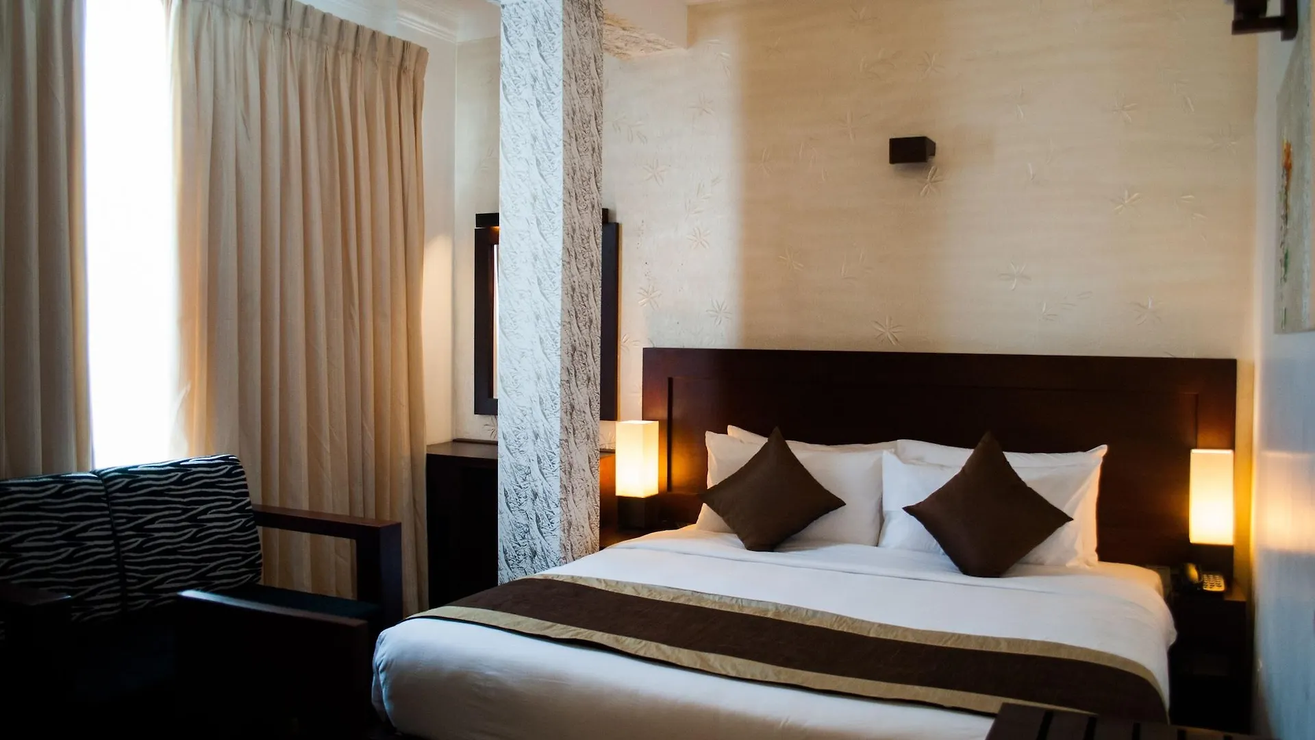 Ceylon City Hotel,Colombo 3*, Colombo